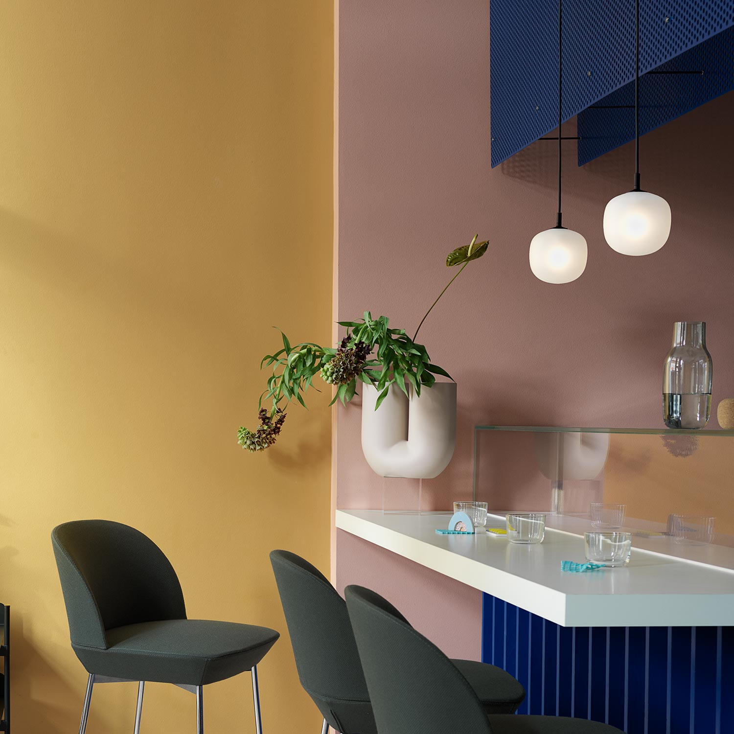 rime leuchte schwarz klein family muuto 56303