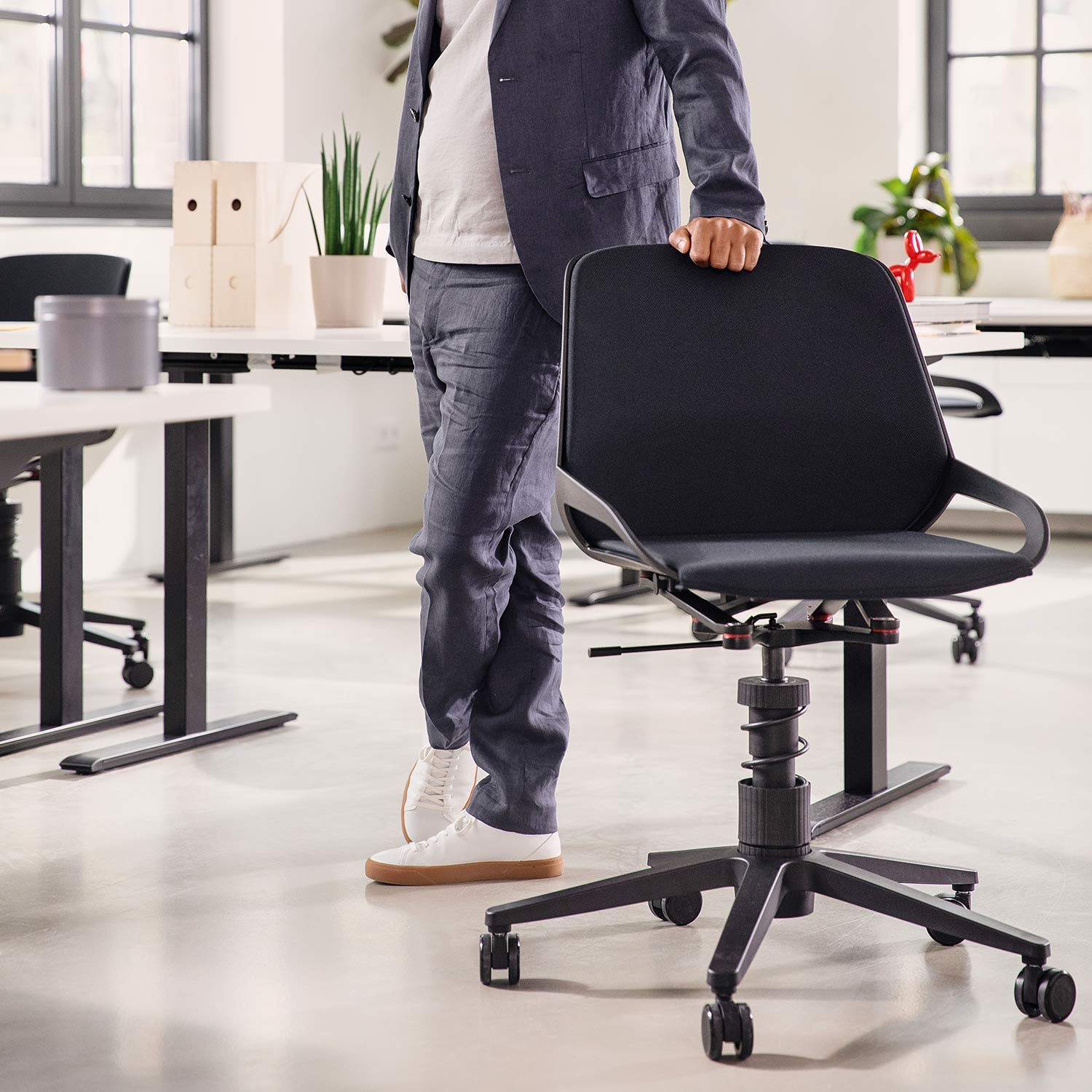 aeris numo task mit federbein buero schwarz 92876