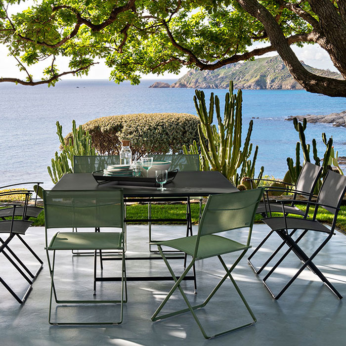 fermob caratere tisch 128x128cm carbone  105629