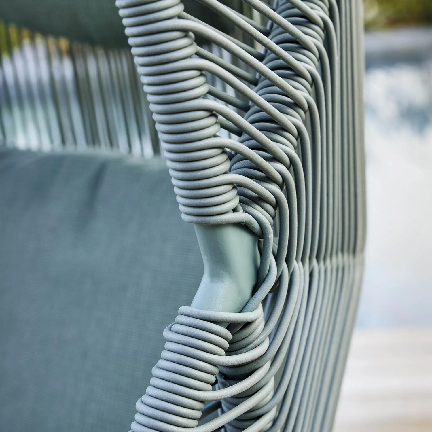 cane line hive haengesessel dusty green gestell green close up 89183