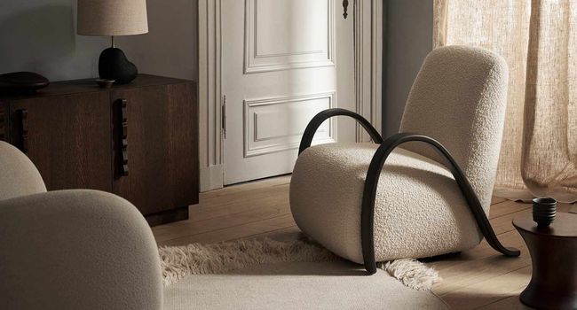 Ferm Living Sessel Buur Lounge Chair im Zimmer nahe Fenster