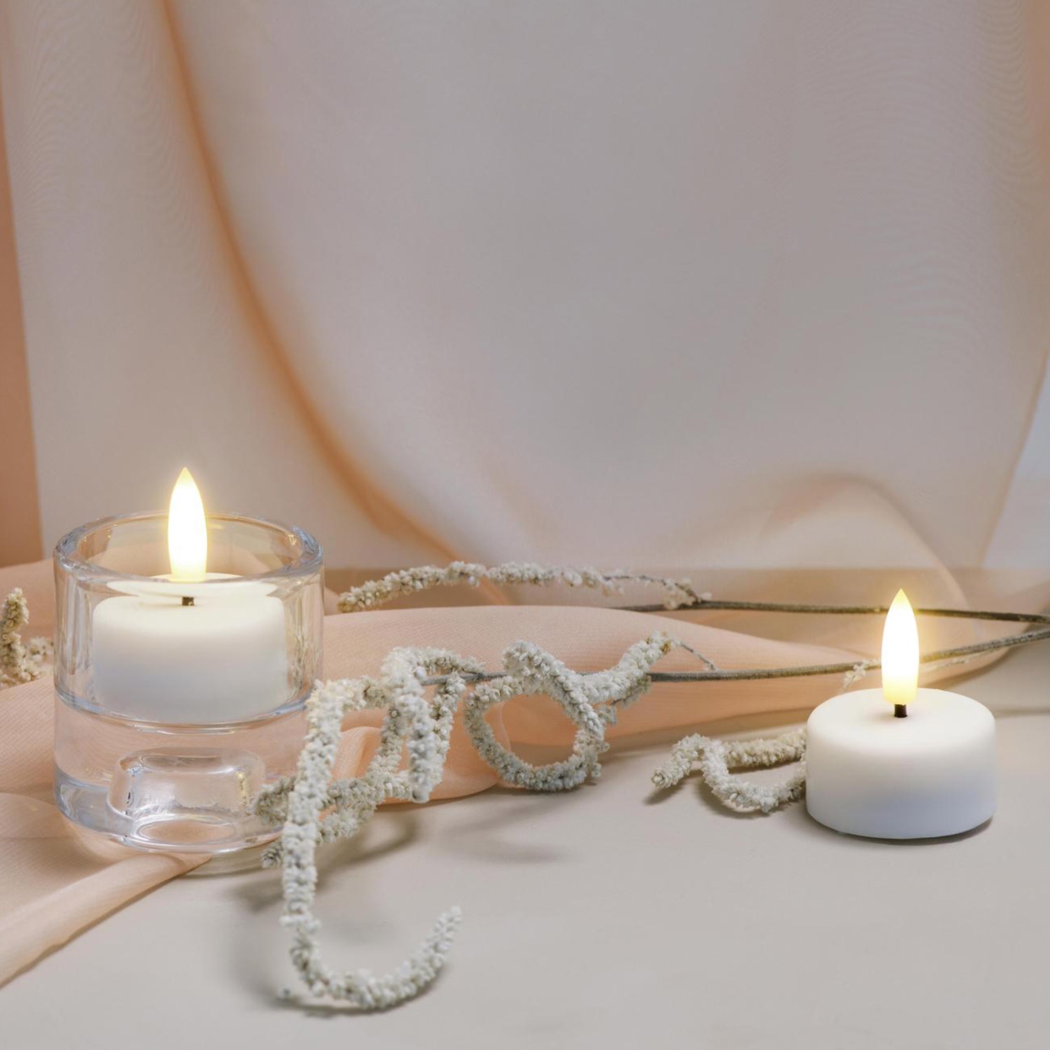 Moods&More - LED-Teelichtkerze 2er-Set weiß