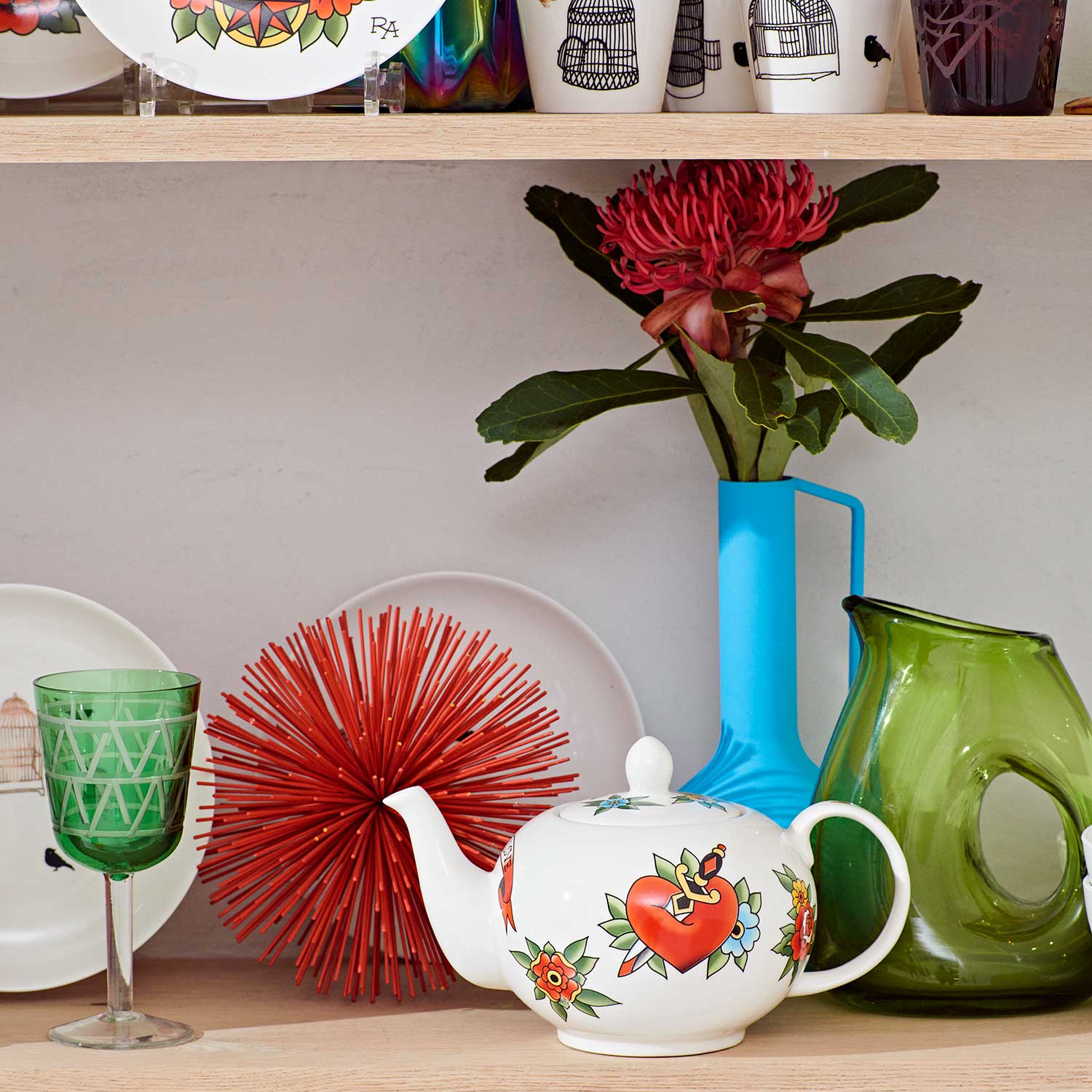 jug with hole mossgruen regal close up 99034