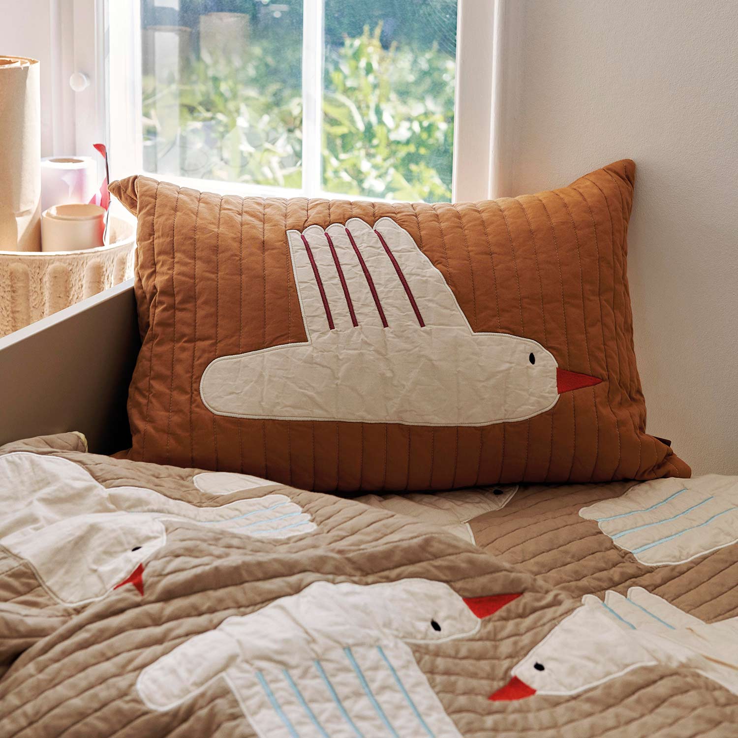 ferm living bird quilted kissen ambiente 84525