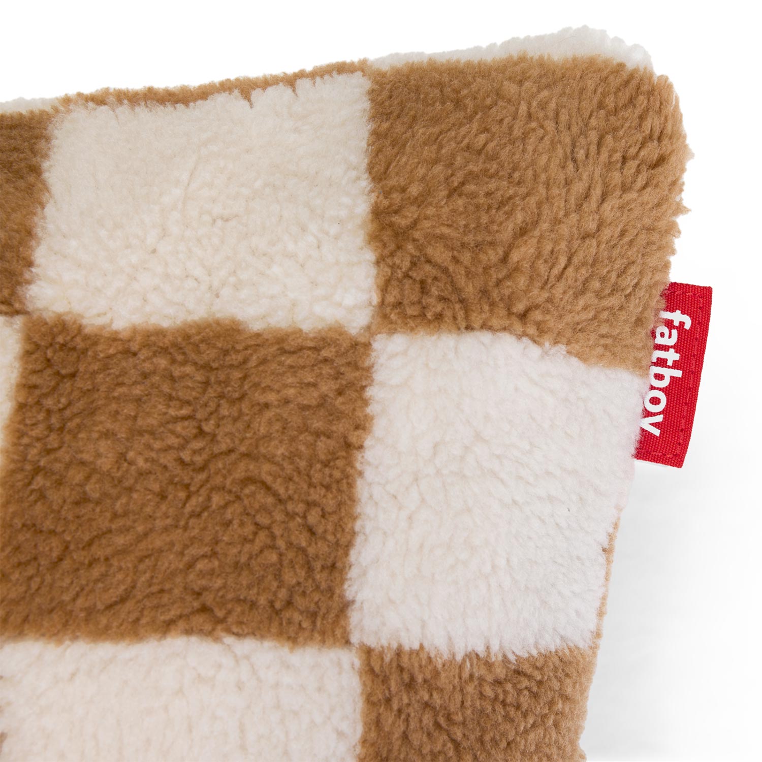 fatboy square pillow teddy chess almond creme detail 105754