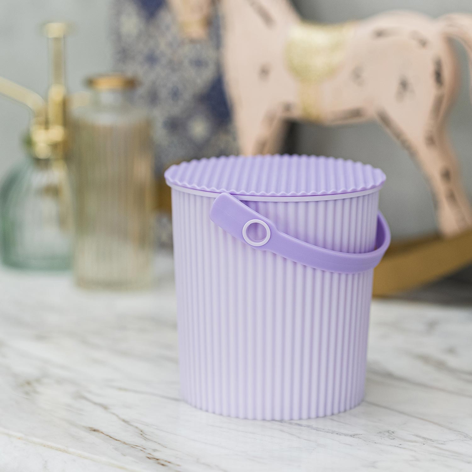 Hachiman - Omnioutil Eimer mit Deckel 0,7 l purple