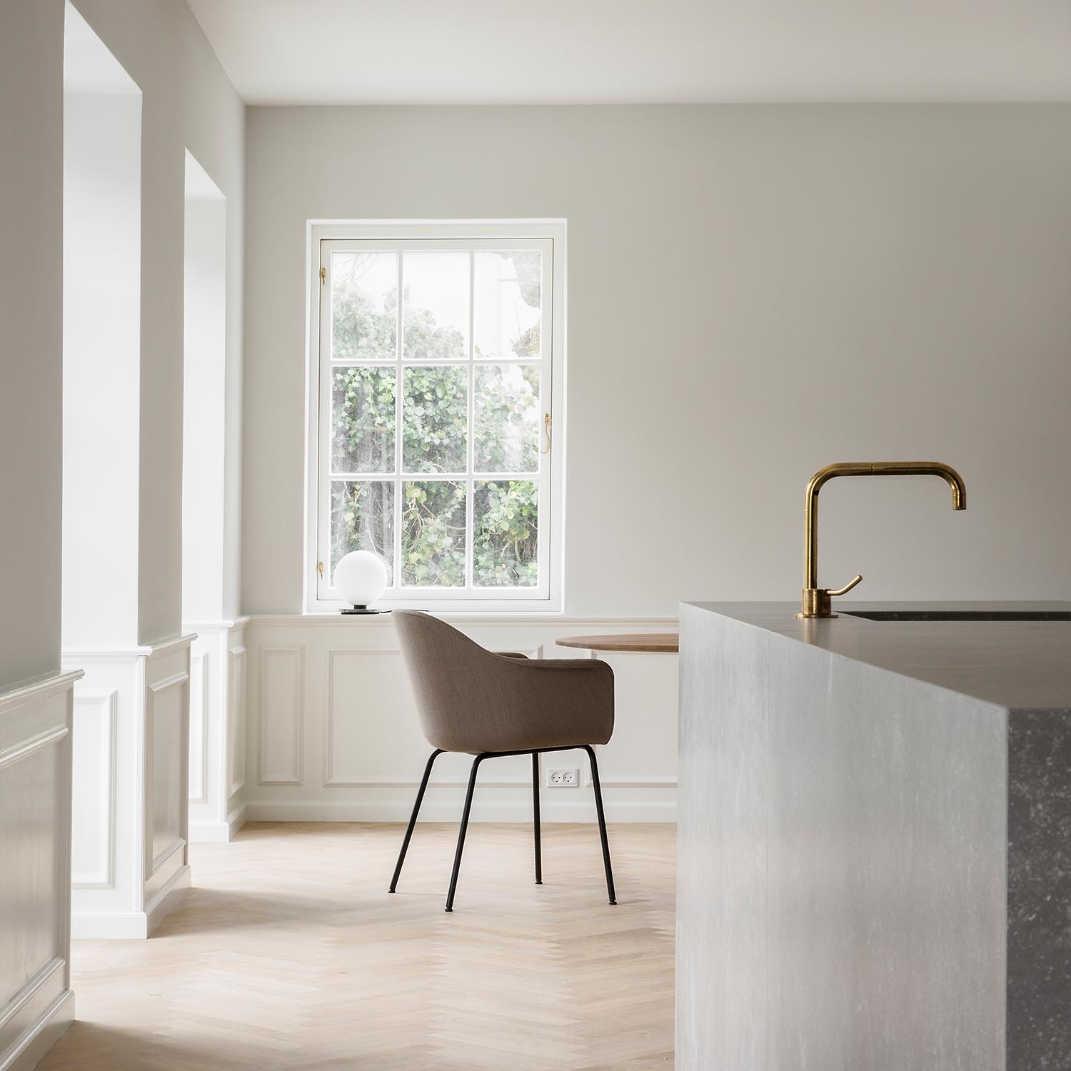 Ambiente weier beiger Raum TR Bulb Leuchtmittel