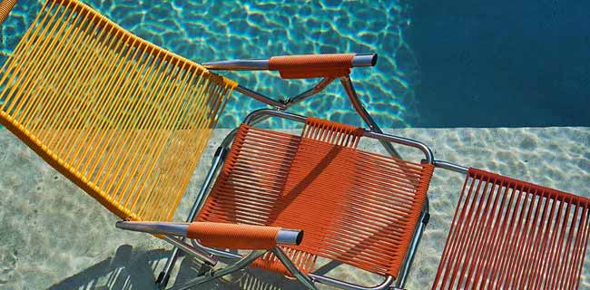 FIAM Liege Spaghetti Armlehnstuhl bunt am Pool