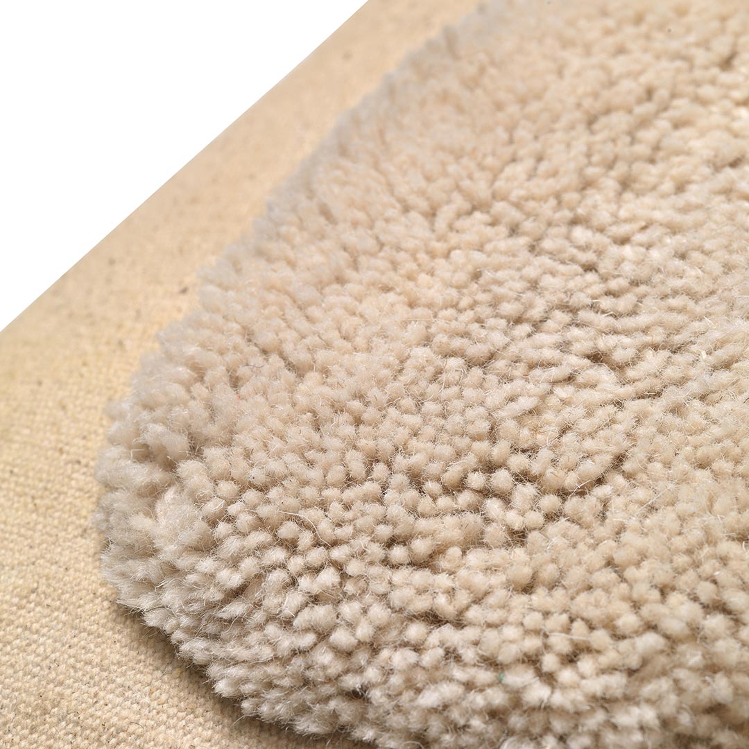 ferm living lay kissen ambiente sofa sand offwhite close up 84664