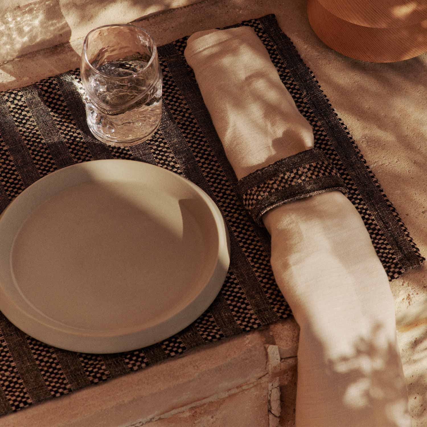 Ferm Living - Gather Serviettenringe 2er Set black/natural