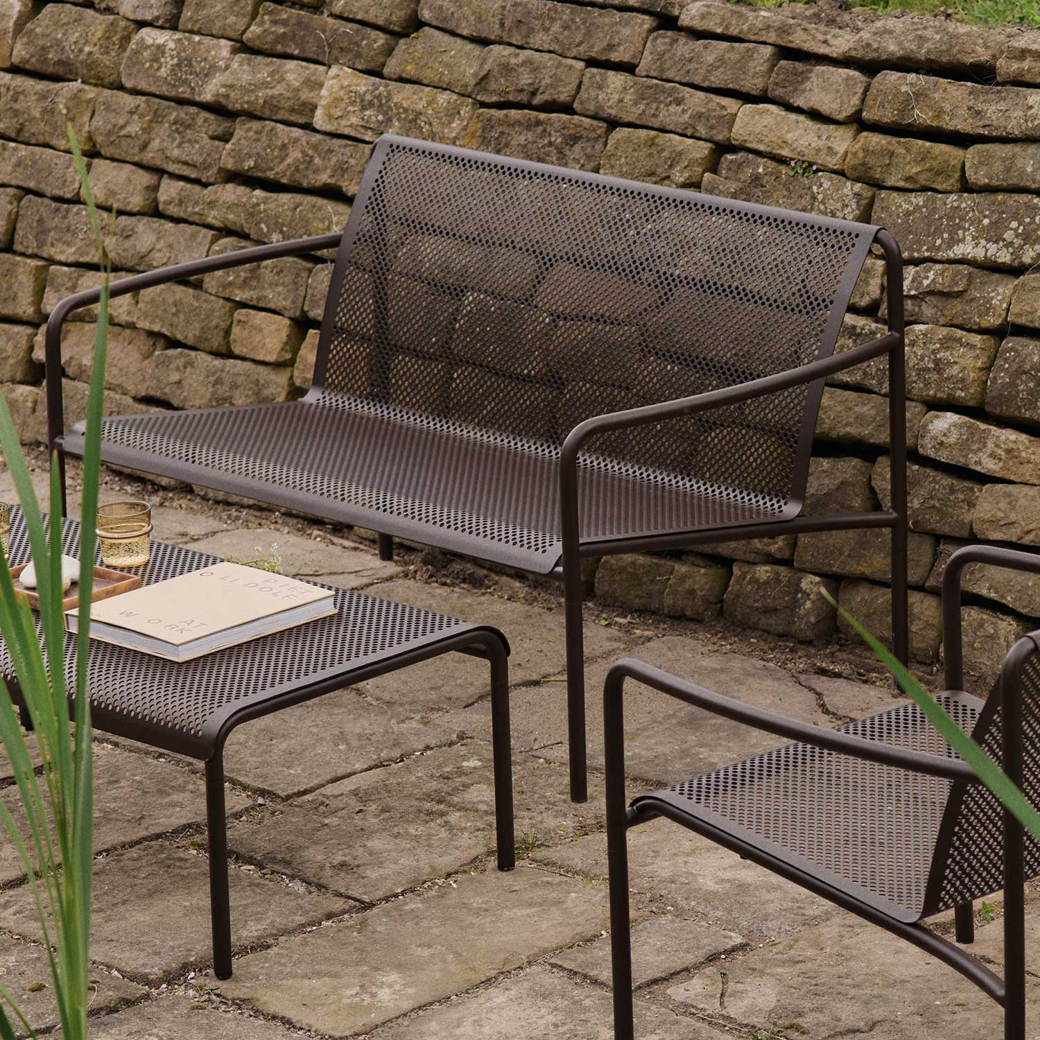 Ferm Living - Dapple Outdoor Tisch niedrig 114x57 cm cashmer