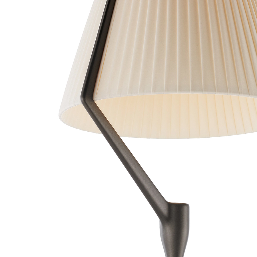 kartell angelo stone tischleuchte titan detail 102691