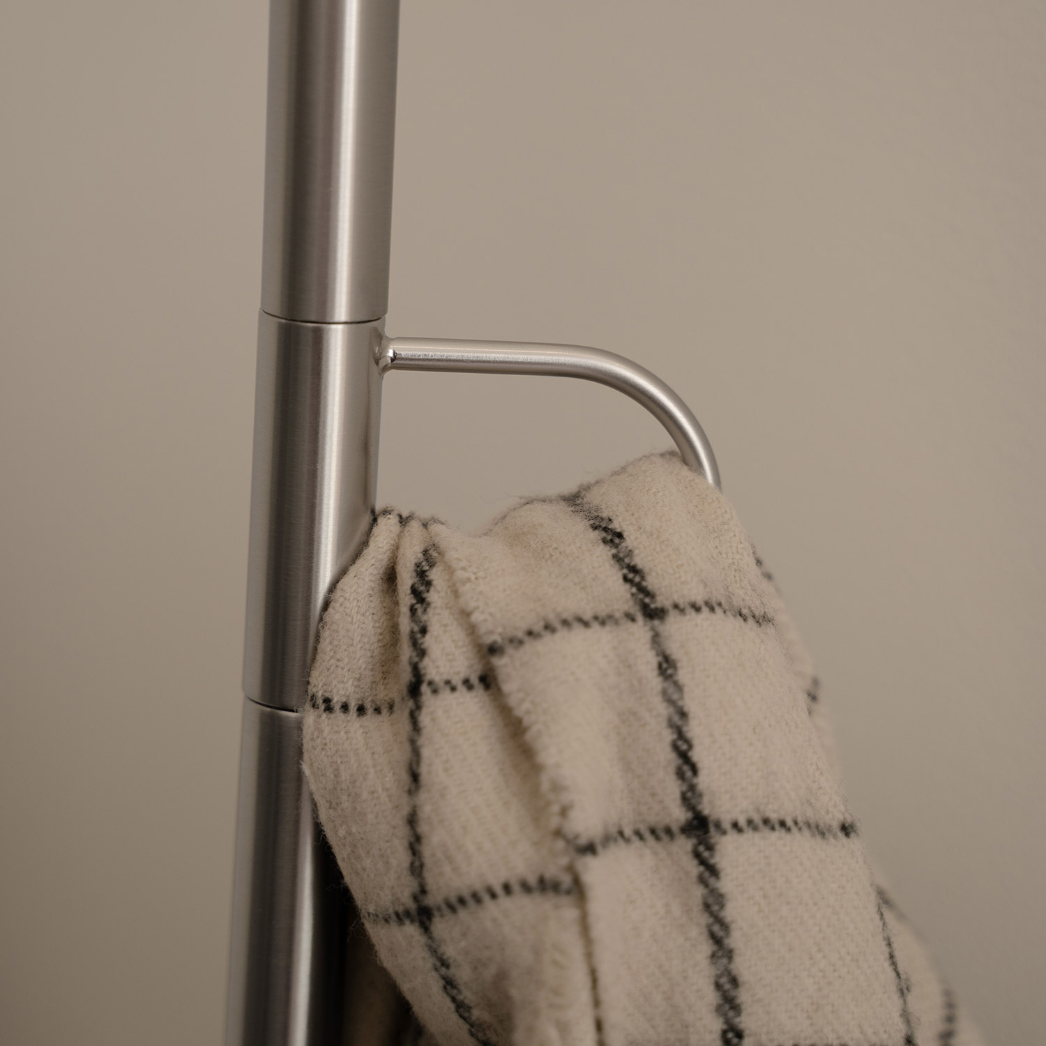 UMAGE - Lean On Me Garderobe stahl