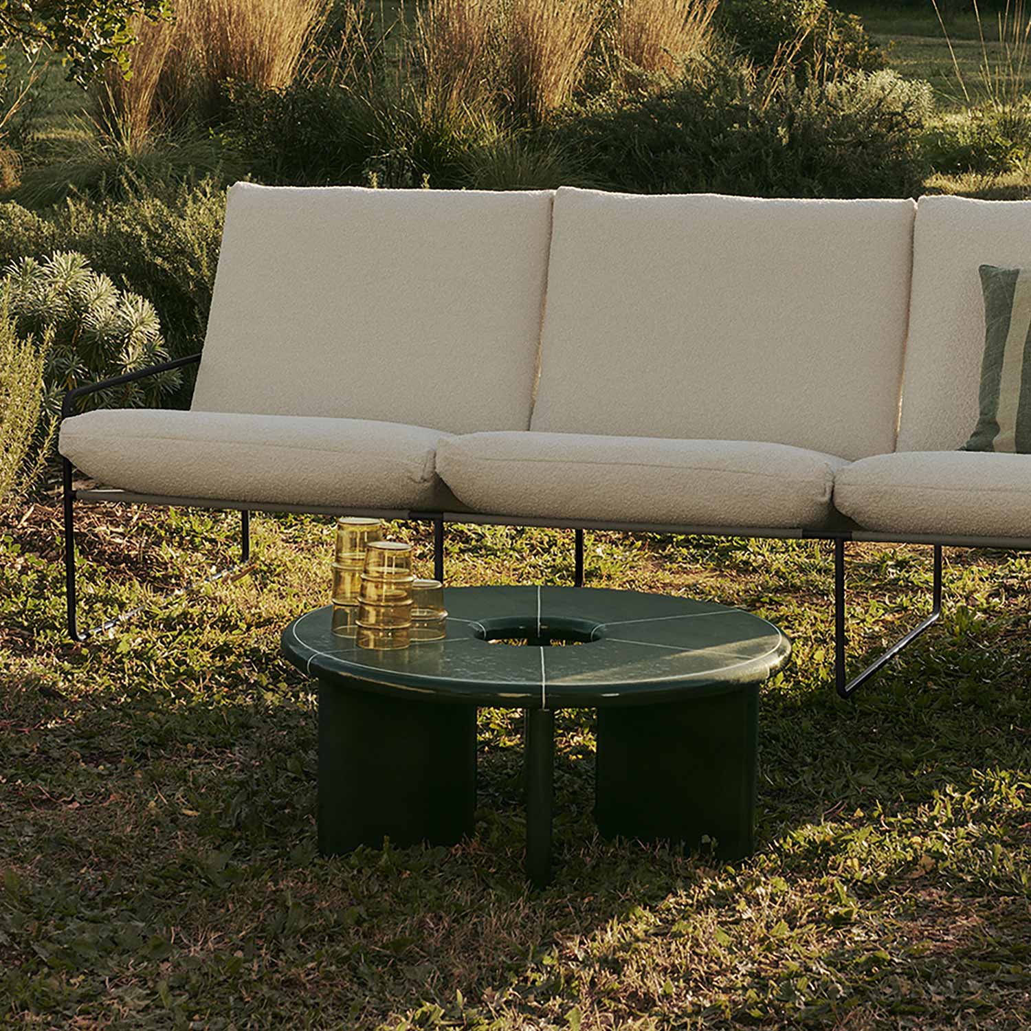 Ferm Living - Deya Couchtisch Ø 80 cm dark green