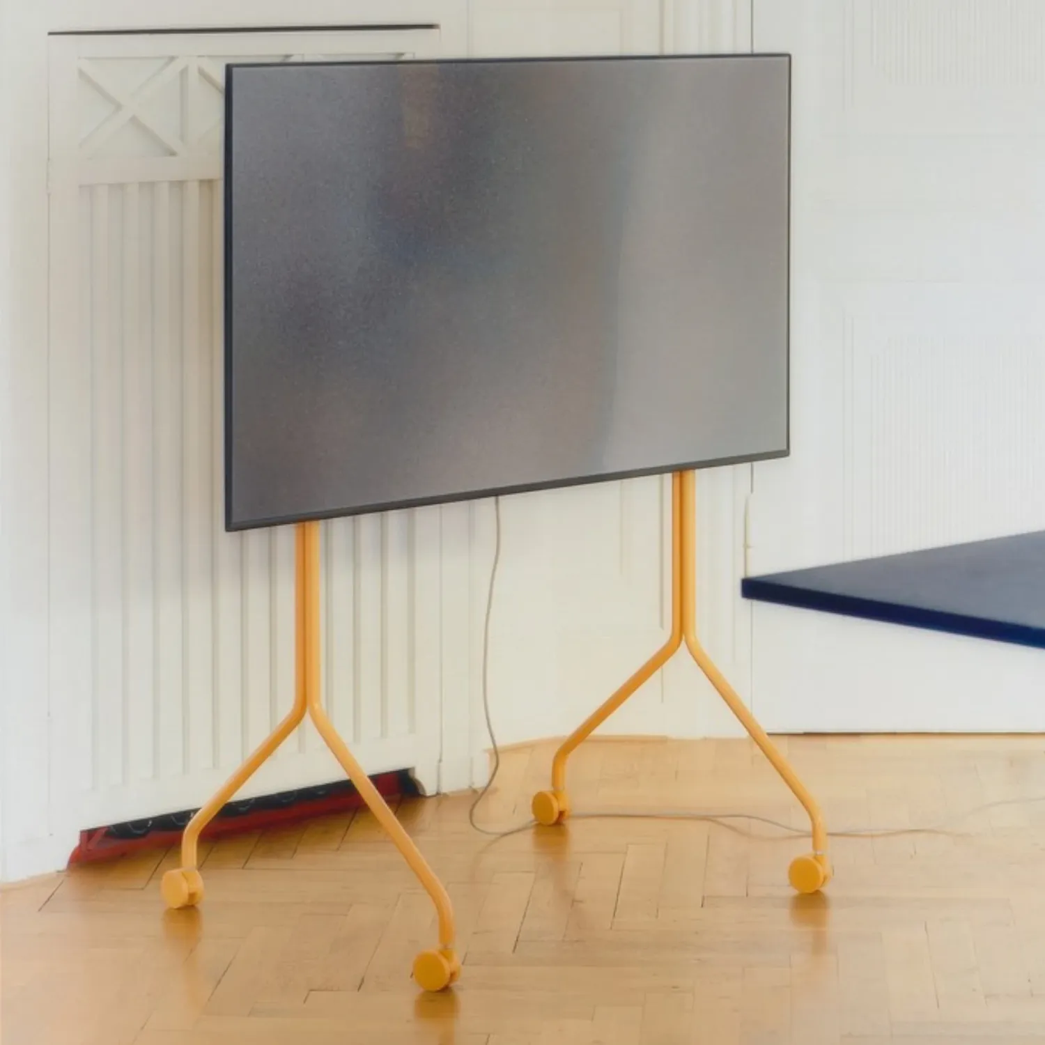 Pedestal - Moon Tall TV-Ständer chrome