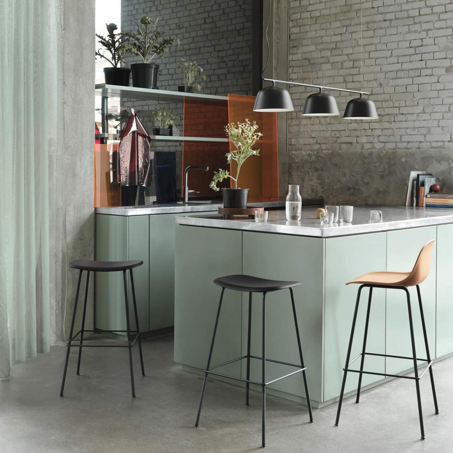 muuto fiber bar stool ambiente 83458