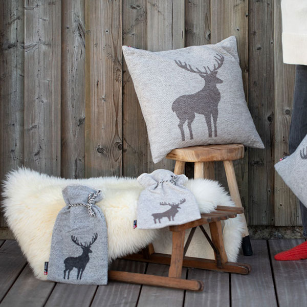 David Fussenegger - Silvretta Hirsch Struktur Wärmflasche