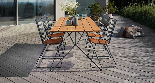 HOUE Gartenmöbel Paon Outdoorstuhl am Tisch