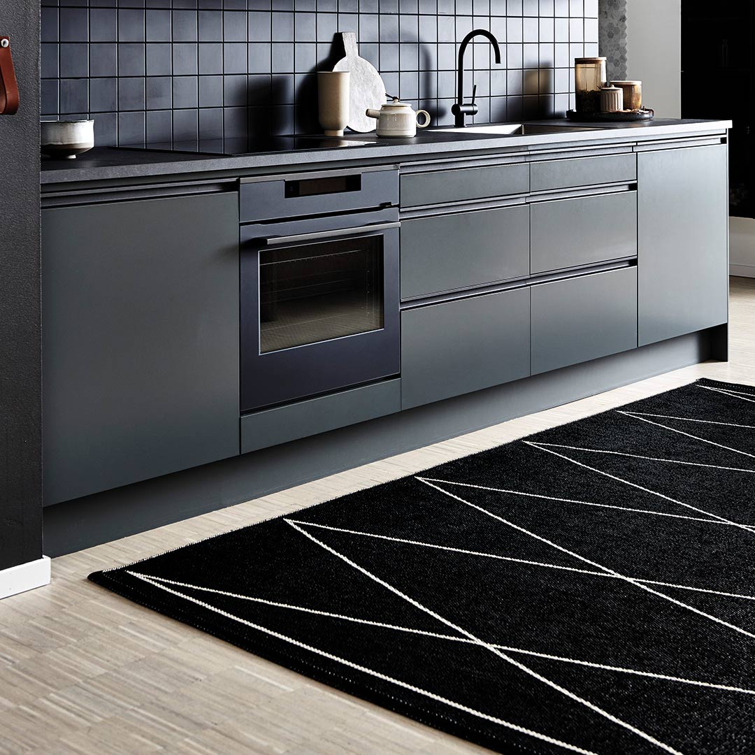 pappelina max black 83203