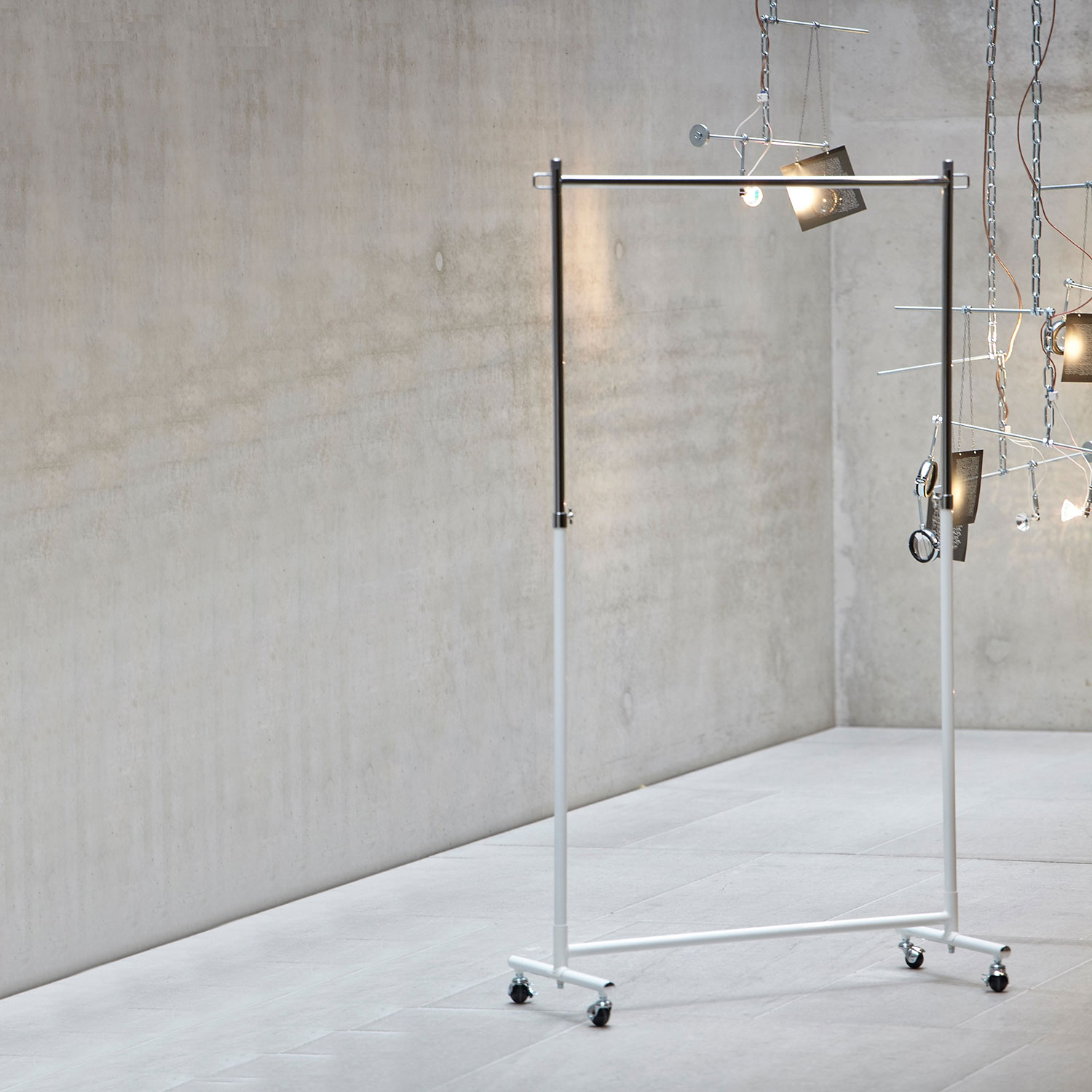 boston garderobenstaender weiss chrom jan kurtz 65241