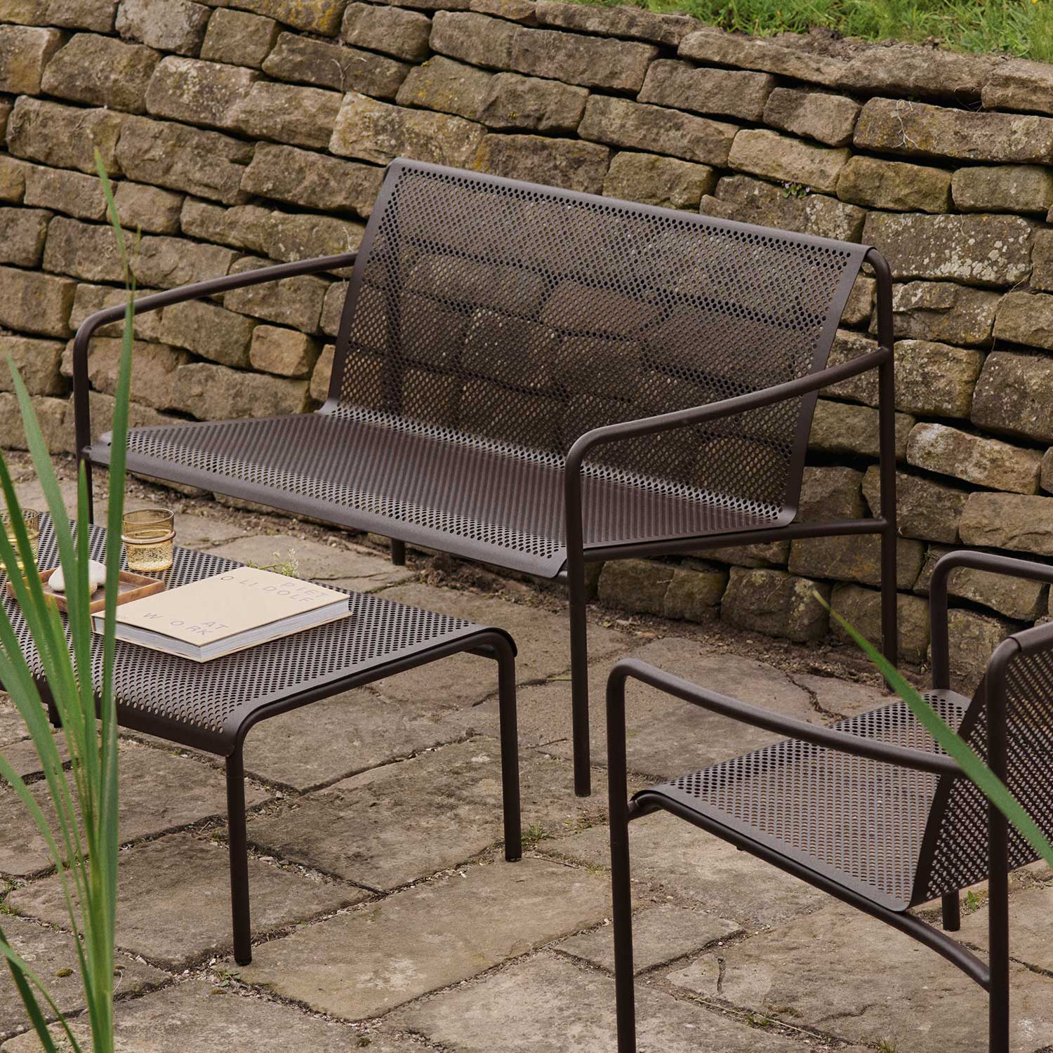 Ferm Living - Dapple Outdoor Stuhl breit cashmere