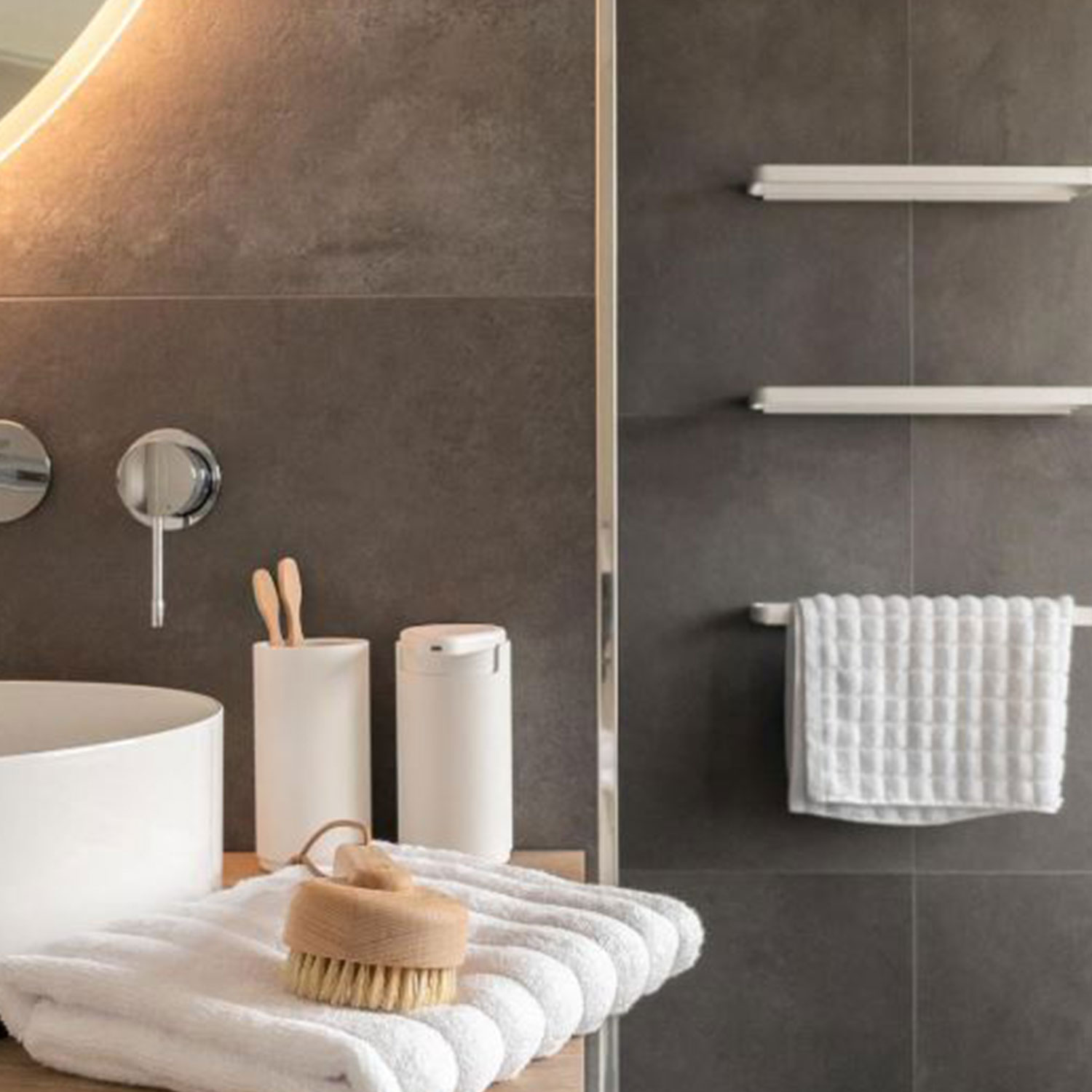 Zone Denmark Rim Zahnbuerstenbecher schwarz Ambiente 2 104956