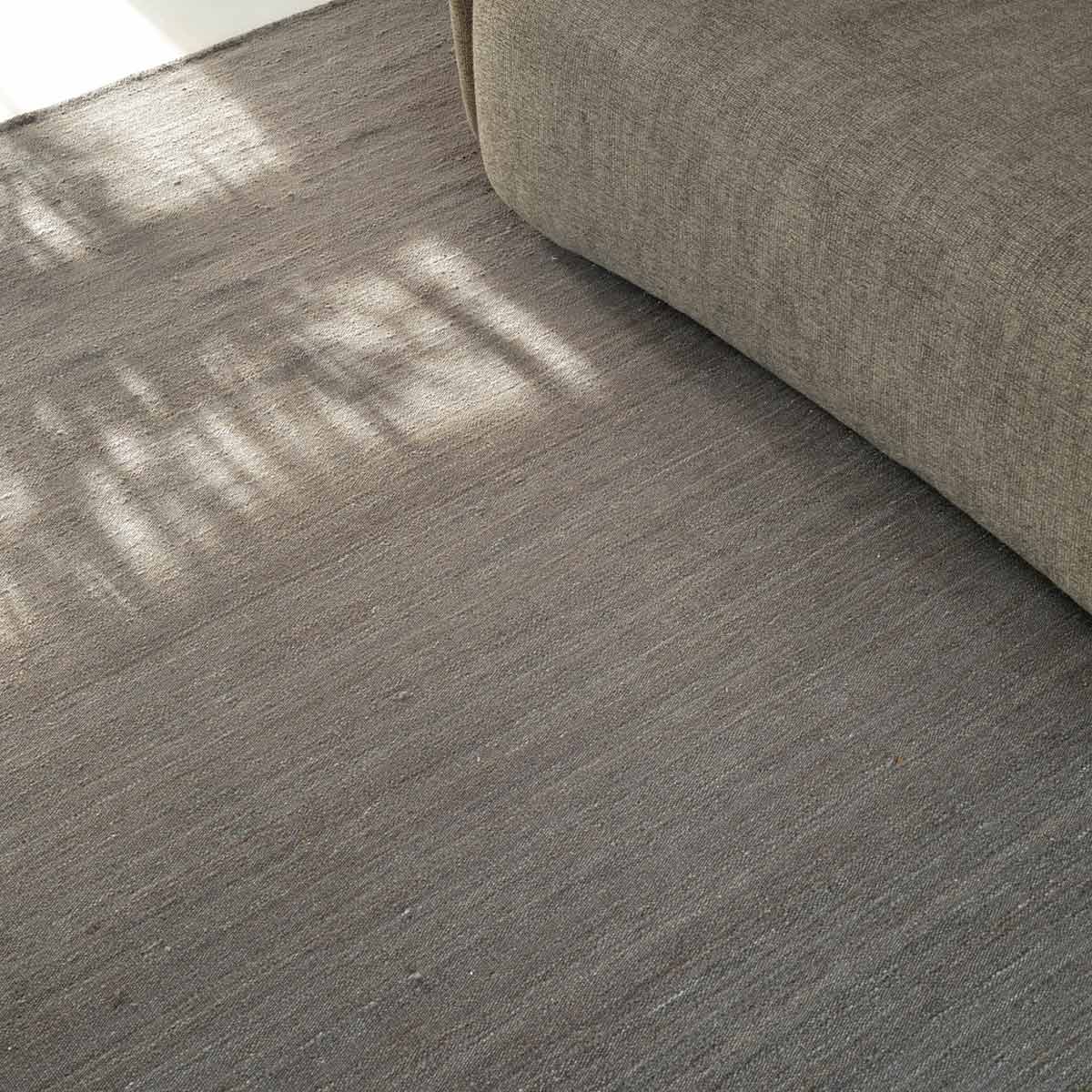 ethnicraft nomad kilim teppich lifestyle grau 86520