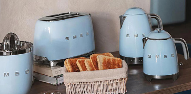SMEG Wasserkocher mit Temperaturwahl in blau