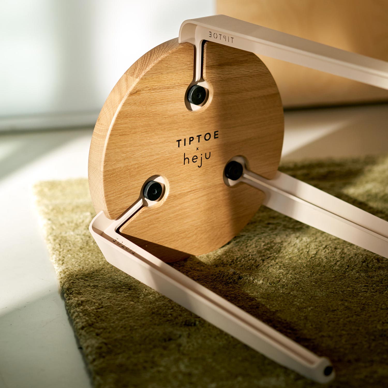 Tiptoe - Lou Hocker Heju aurora rosa