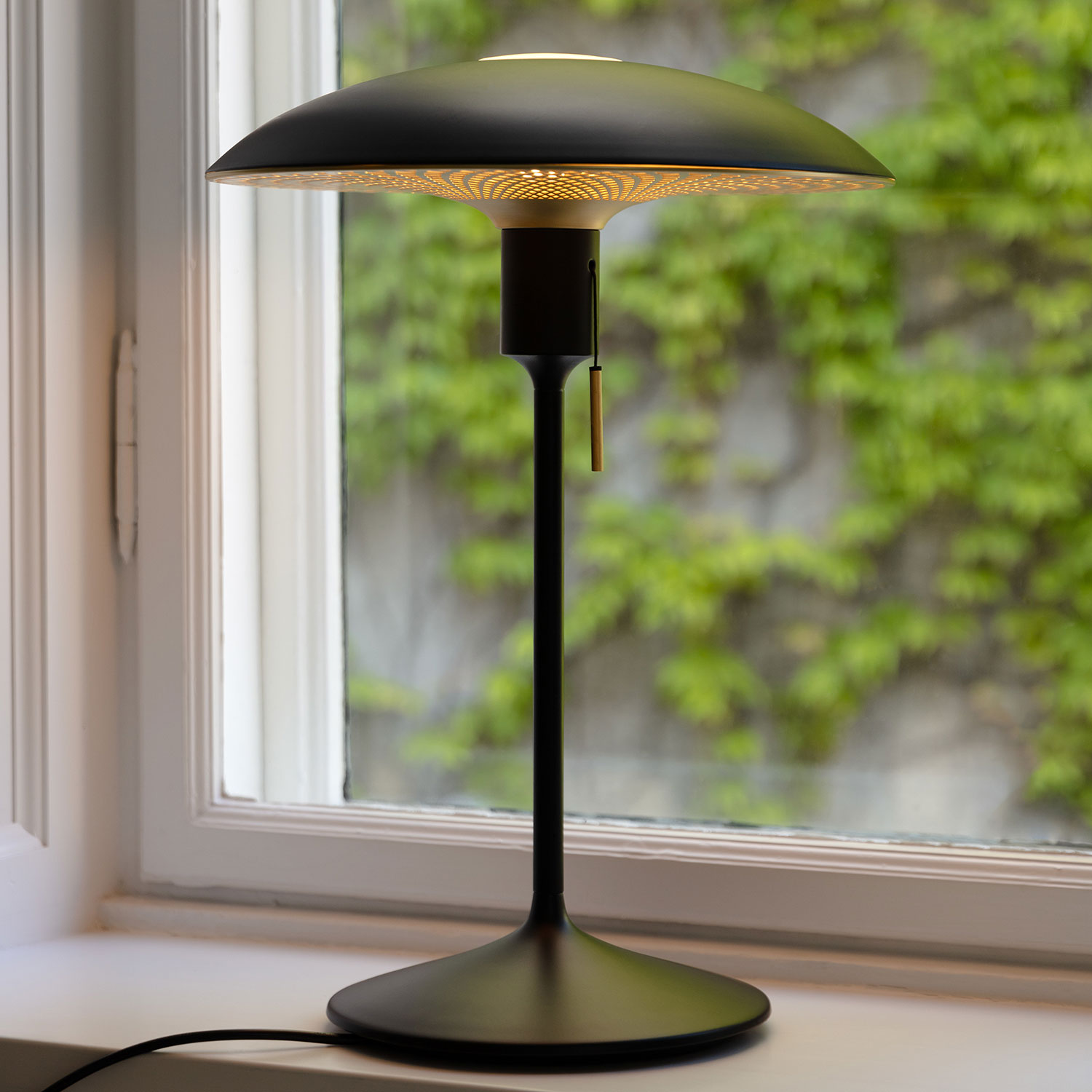 UMAGE tischleuchte manta ray schwarz 98114