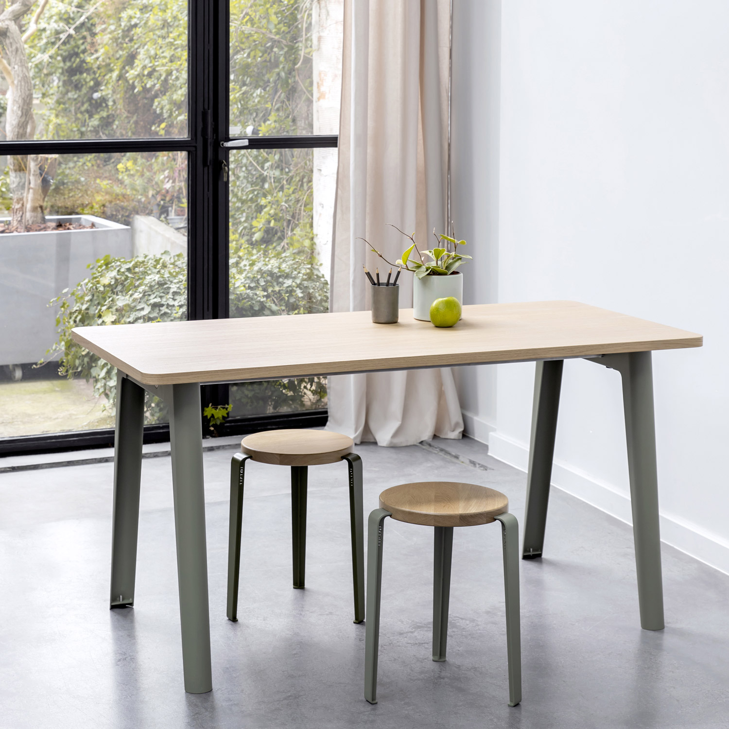 Tiptoe - Lou Hocker Eiche natur graphitschwarz