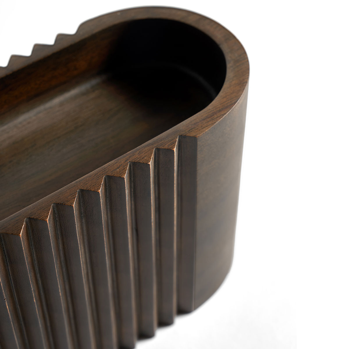 29624 ethnicraft carlo massoud london kunstobjekt freisteller close up 87045