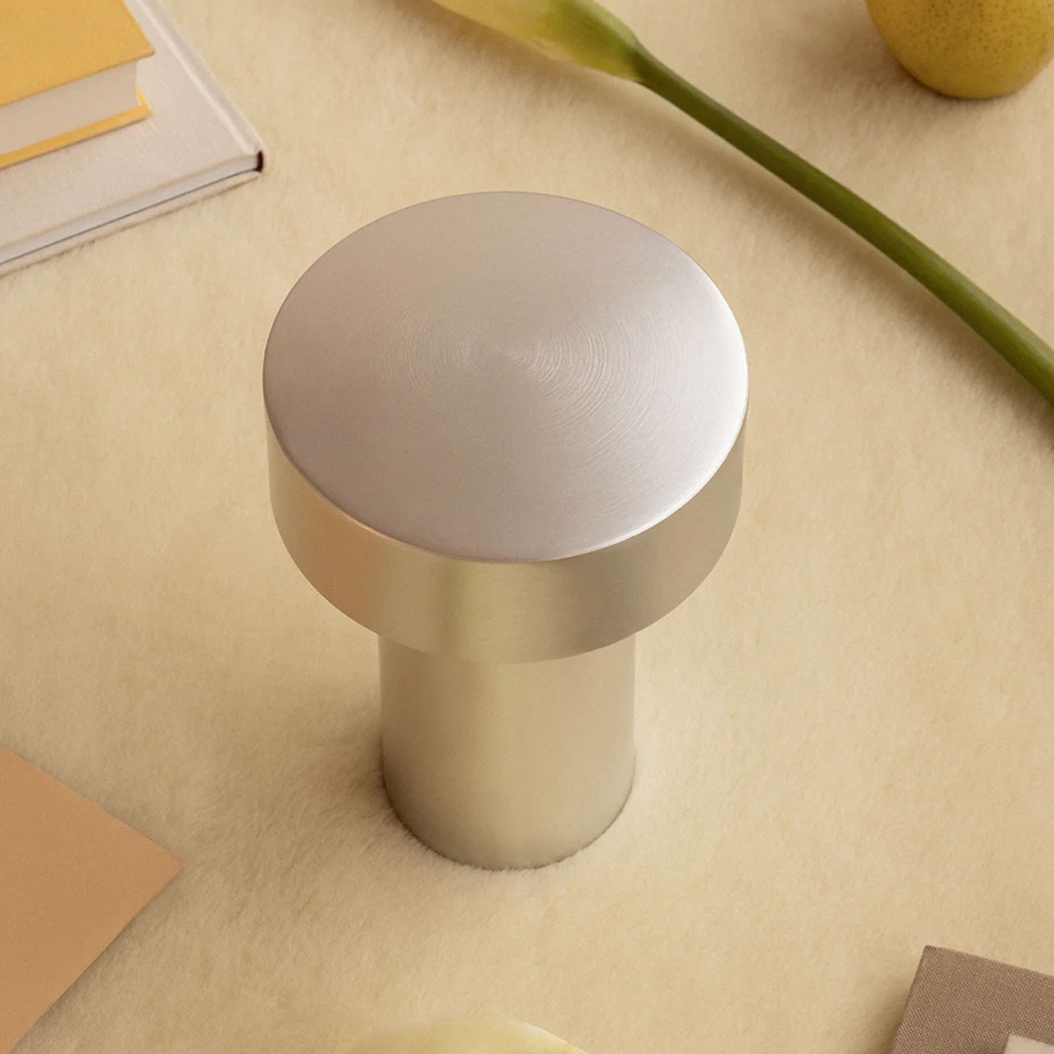 Audo - Column Tischleuchte Aluminium gebürstet