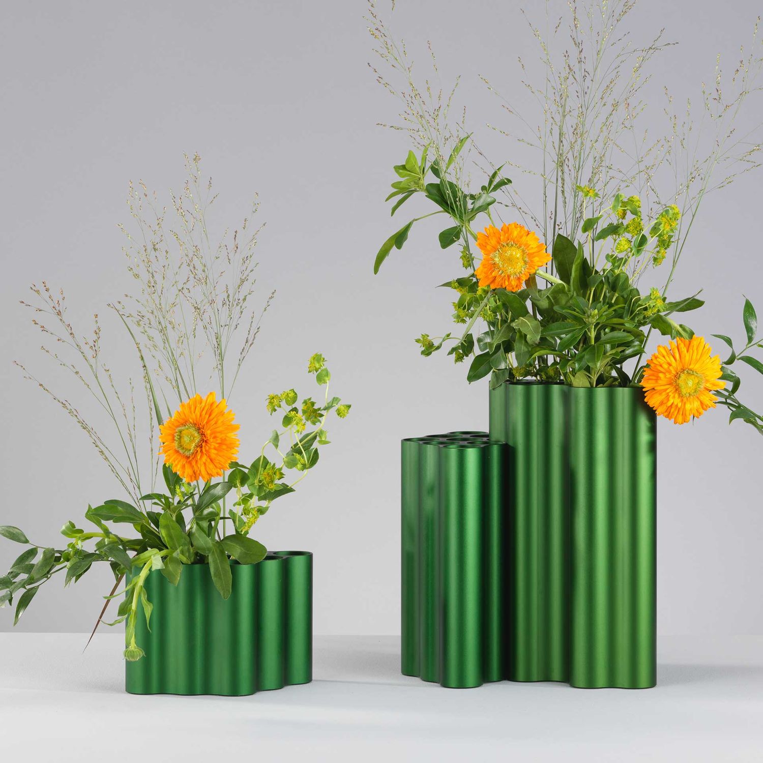 Vitra - Nuage Vase small efeu eloxiert