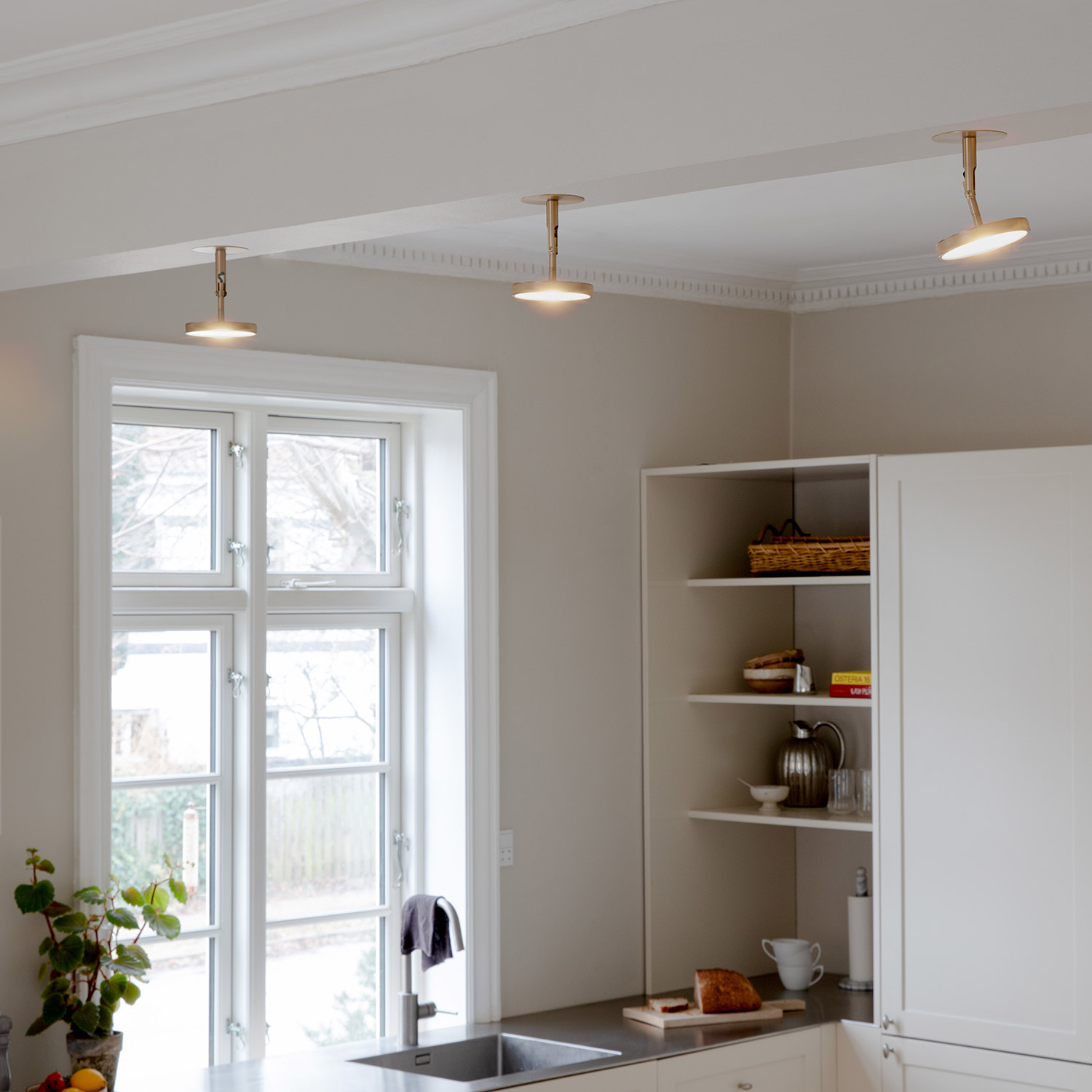 UMAGE asteria spot brass deckenleuchte 100946