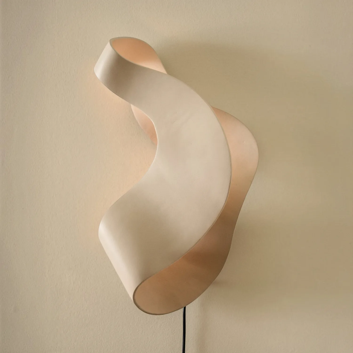 Ferm Living - Oyster Wandleuchte light cashmere