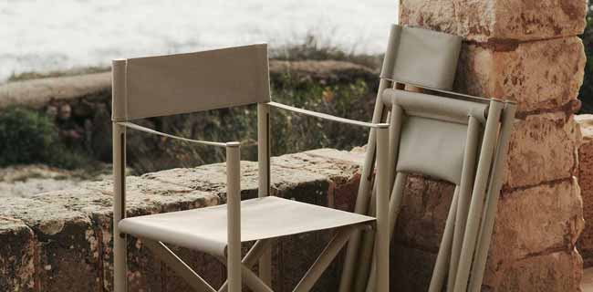 Ferm Living Outdoor Voya Klappstuhl auf Terrasse