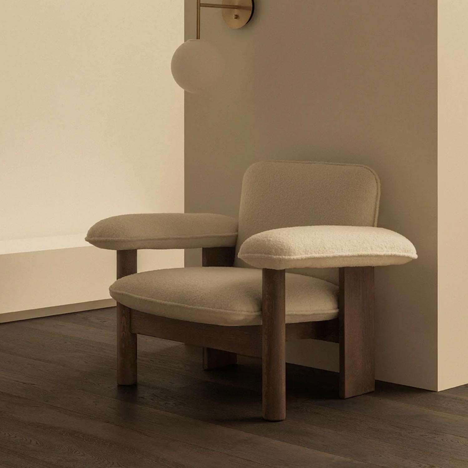 Audo - Brasilia Loungesessel niedrig Walnut/Sahara