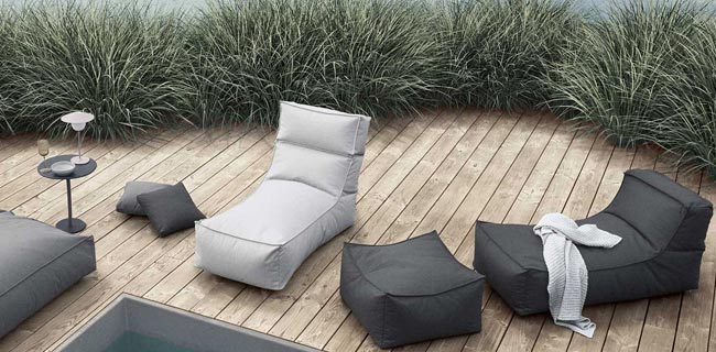 blomus Outdoor Stay Daylounger auf der Terrasse