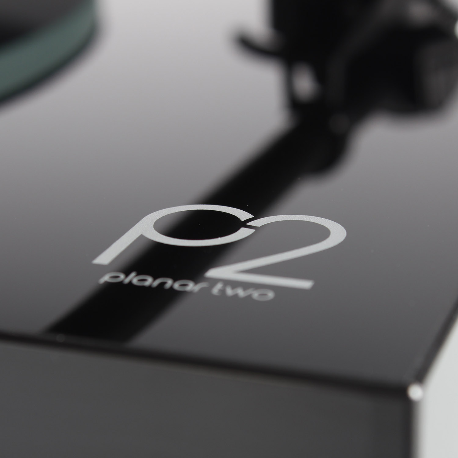 Planar 2 Plattenspieler Close up Logo