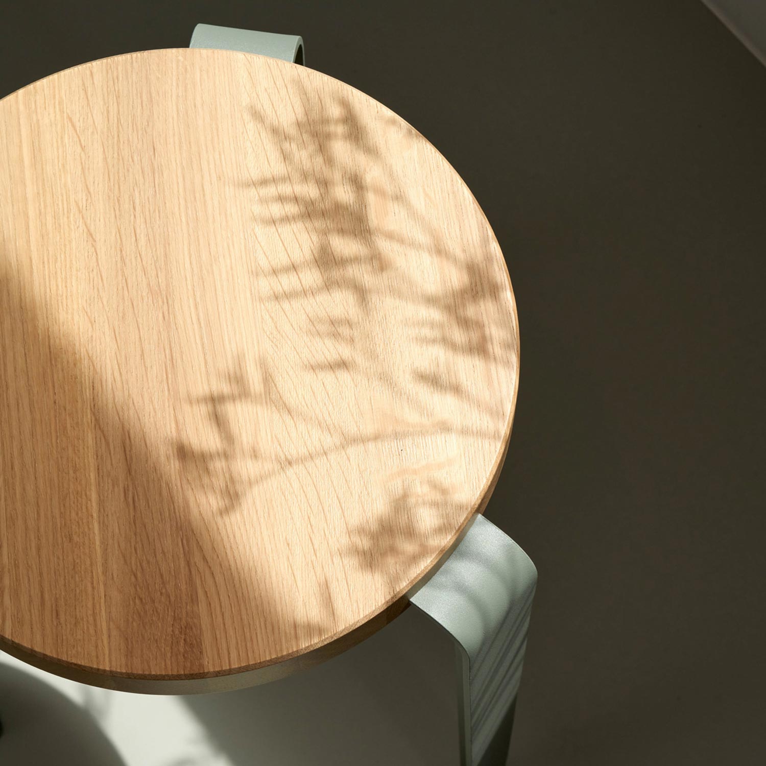 Tiptoe - Lou Hocker Eiche natur graphitschwarz