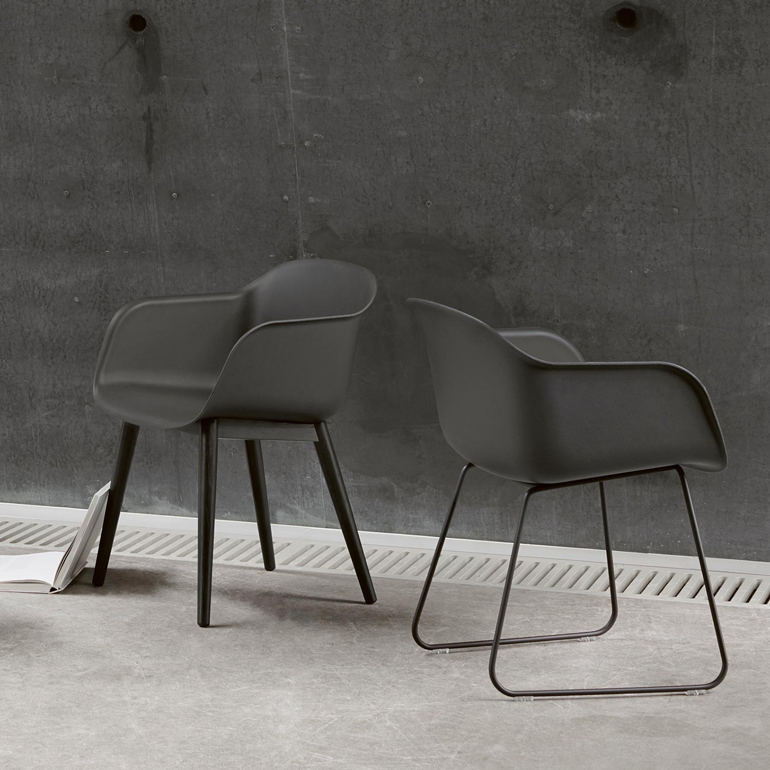 fibercchair woodbase black muuto 53799