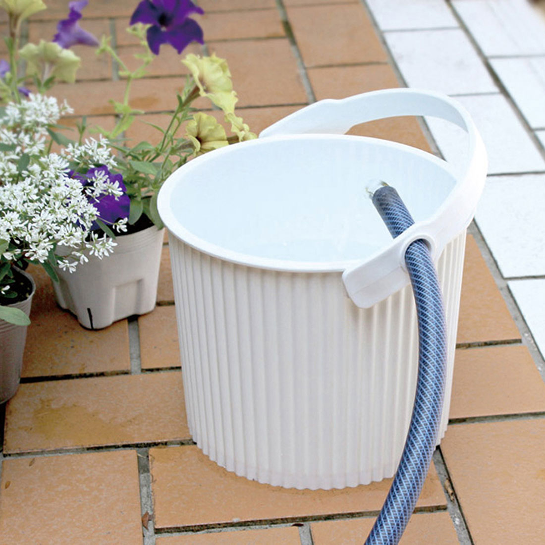 Hachiman - Omnioutil Eimer mit Deckel 8 l purple