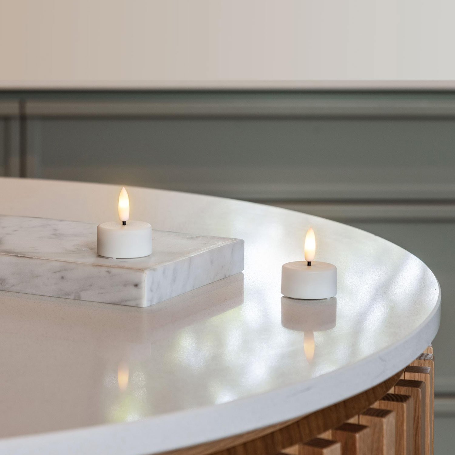 Moods&More - LED-Teelichtkerze 2er-Set weiß