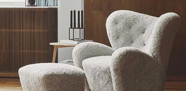 Audo Copenhagen The Tired Man Sessel inkl. Fußteil