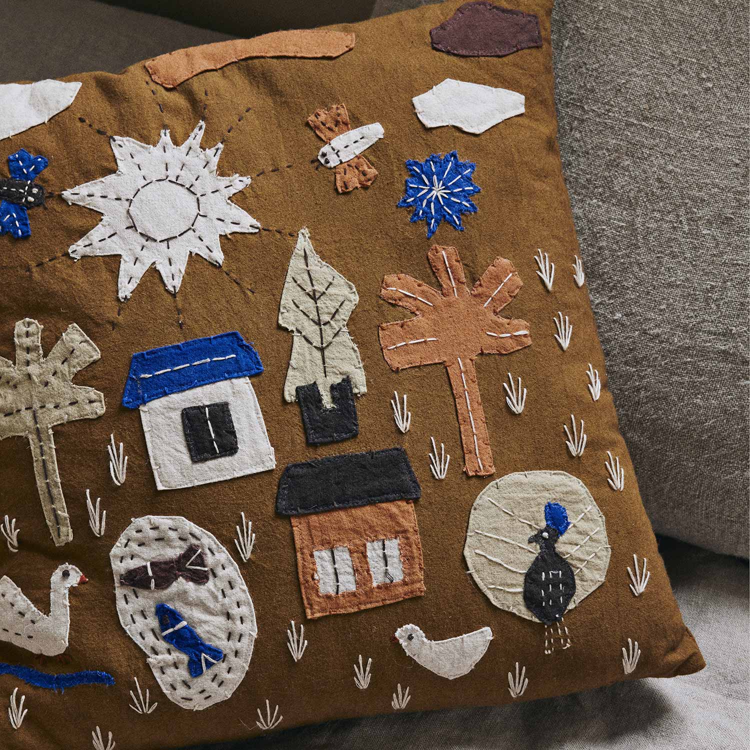 ferm living village kissen sugar kelp closeup 96426