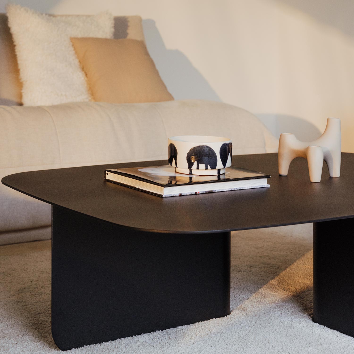 metallbude livia couchtisch schwarz wohnzimmer close up 96945