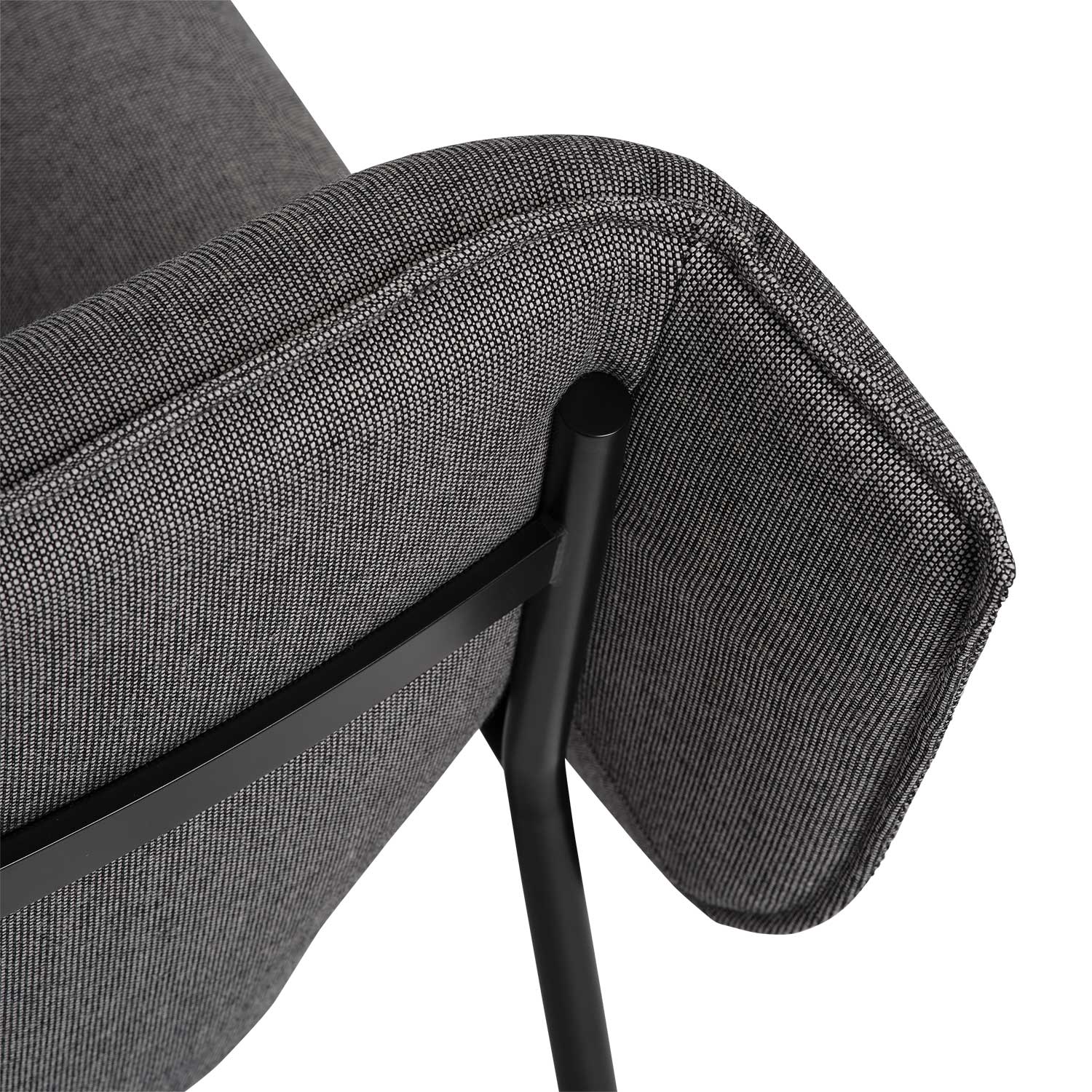 muuto wrap lounge chair black sabi 151 detail 89534
