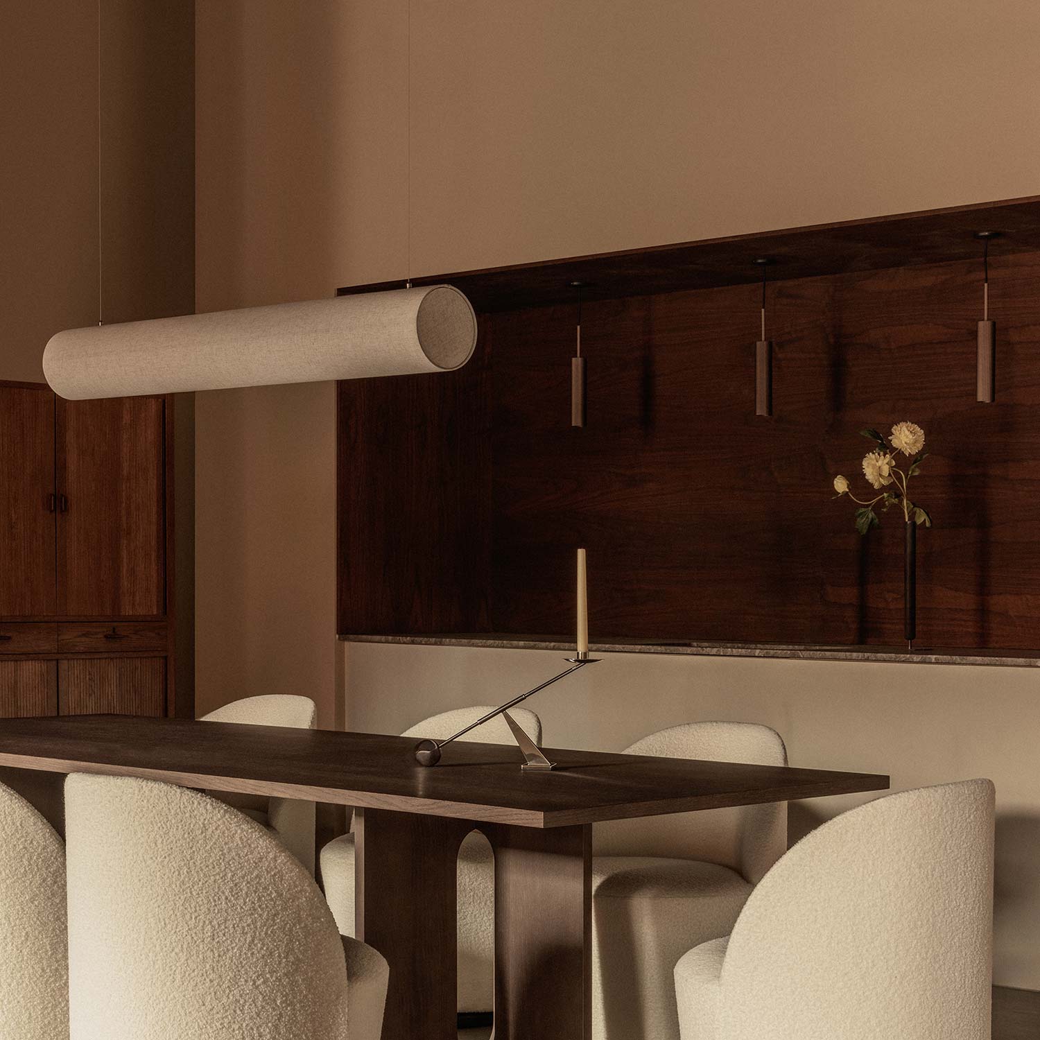 audo hashira linea pendelleuchte ueber esstisch 105967