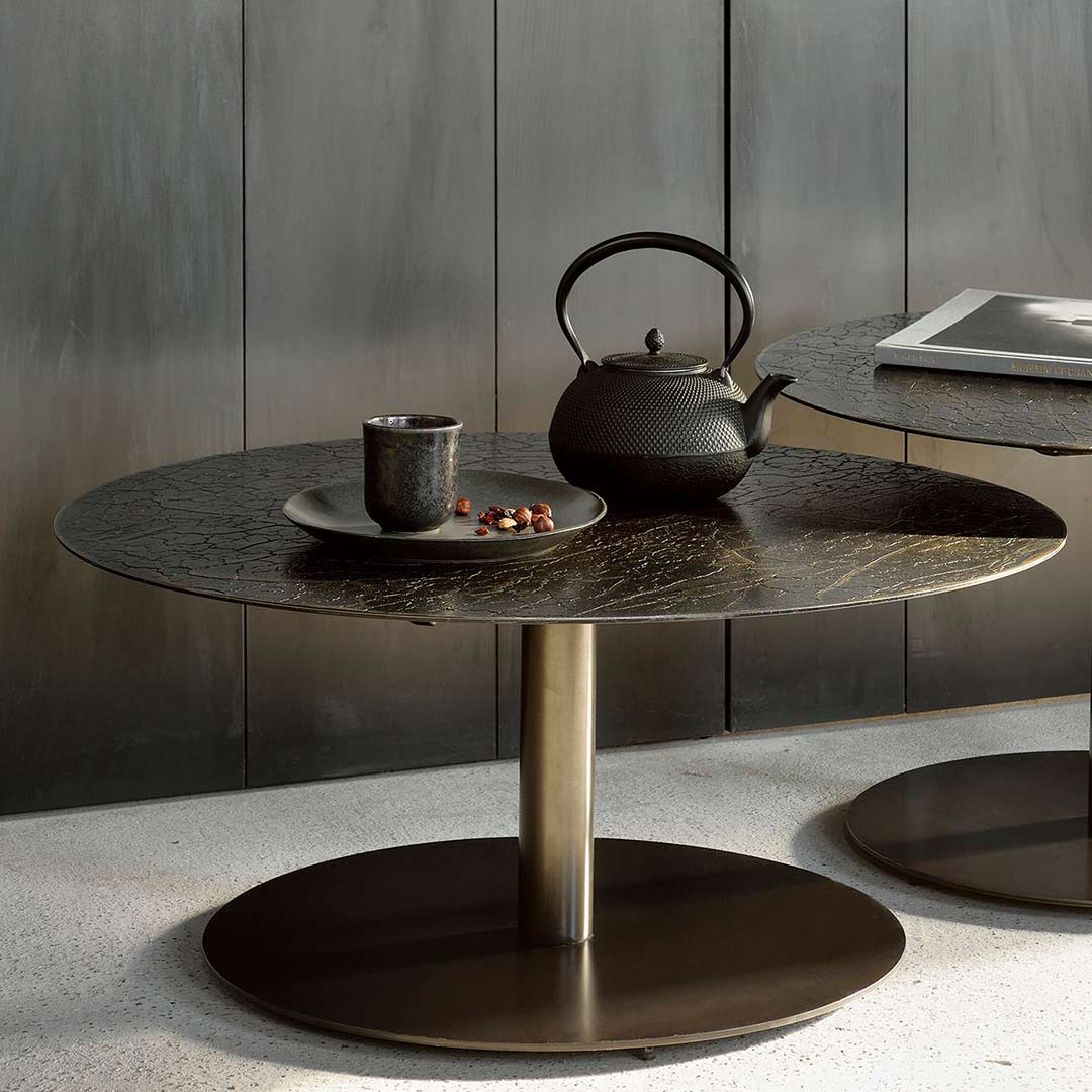 ethnicraft sphere beistelltisch raum blick ambiente tee close up 88497